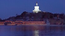 4-hour Evening Tour: Jingshan Hill, Beihai Park & Hutongs Street Food Tour