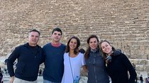 8-Hour Private Tour of Giza Pyramids, Memphis, Sakkara and Dahshur with Lunch