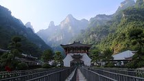 Zhangjiajie Private Day Trip to Grand Canyon Glass Bridge & Baofeng Lake