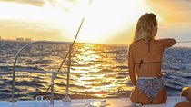 Catamaran Sailing to Isla mujeres with Buffet and Open Bar