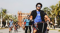 Private Barcelona Bike Tour, Gaudi's Art and Medieval Districts with Local Guide