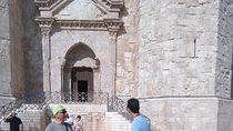 The mysterious "Castel del Monte" (outside tour guide)