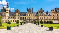 Private Half Day Trip: Paris to Castle Fontainebleau