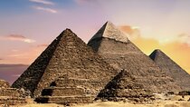 Giza Pyramids, Sakkara and Memphis Day Tour