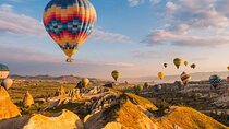Enjoy Amazing Views Of Dubai Beautiful Desert By Hot Air Balloon From Dubai