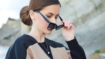 Small-Group Shopping Tour in Vancouver with a Stylist
