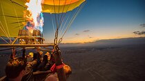 Enjoy Amazing Views Of Dubai Beautiful Desert By Hot Air Balloon From Dubai