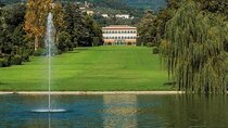 Self guided bike tour in the nature to Villa Reale