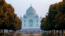 Delhi to Taj Mahal and return - Transportation with Tour Guide.