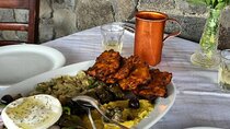 Santorini like a local: Discover local flavors by exploring the island!