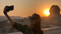 Private Half-Day Tour to Giza Pyramids with Camel Ride and Lunch