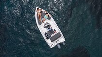 Full Day Boat Rental Without a License in Santorini 