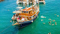 Santorini Volcano Cruise Including Hot Springs and Thirasia