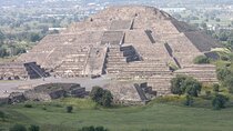 Historical downtown Mexico City & Teotihuacan Pyramids Mezcal tasting