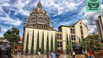 Medellín City Comuna 13 and Arvi Park Full Day Private Tour
