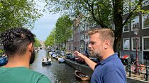 Explore hidden streets with friends