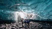 4-Day Iceland: Golden Circle, South Coast, Volcano Hike & Northern Lights