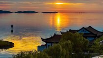 Lake Tai Cycling - 1-Day Lake's Edge Cycling, Fishing Village & BBQ in Suzhou