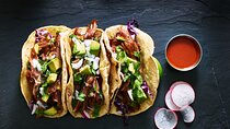 3-Hour Night Tacos and Mezcal Crawl in Mexico with Guide