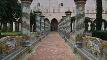 Guide tour in Naples downtown with an art expert