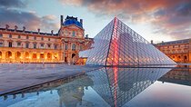 Louvre - Private Family Tour with Da Vinci Treasure Hunt - Entry Fees Included