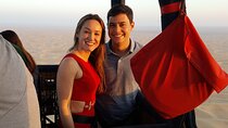 Hot Air Balloon Ride Over Dubai Desert inlcuding Transfers
