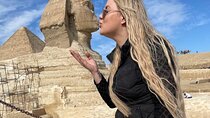 4 days Cairo ,2 tours Giza pyramids, Cairo museum& old Cairo 2 airport transfers