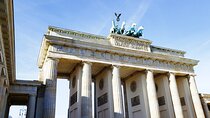 Berlin: Private Highlights Walking Tour with Local Guide and Hotel pickup