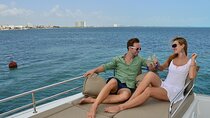Catamaran Isla Mujeres Platino + Open Bar & Beach Club 