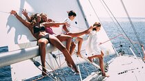2h Private Group - Exclusive Boat Tour with Local Sailors