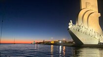 Lisbon Night Sailing Tour with a Drink- 2h Small Group Tour 
