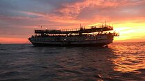Sunset Dinner and drinks with a Floating Village cruise 