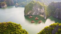 Lan Ha Bay Luxury Cruise 2D/1N: Kayaking & Swimming at the pristine places