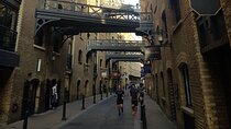 Food & drink walking tour in South East London. Bermondsey - Borough Market.