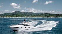 Santorini Caldera: Private Flybridge Yacht Experience