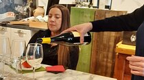 Wine Tasting & Dinner with wine expert in the heart of Florence