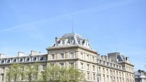 6 hour Paris city tour with Galeries Lafayette, Montmartre and River cruise 