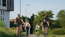 The Milan you don't expect, bike tour with picnic on the lake