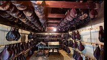 Private tour: Homemade food and wine tasting at my family home