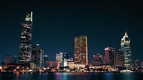SAIGON BIKE TOUR -Food & Sightseeing with locals on the Bike