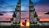 Gate of Heaven at Lempuyang Temple and East Bali Tour