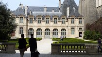 8 hours Paris Tour with Montmartre, Le Marais, Cruise & Saint Germain des pres