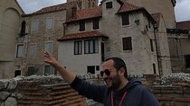 Experience Split With Local Professional Historian - Small Group 