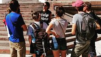The Tour of Valparaiso in French on foot and in a small group