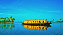 Kerala's Houseboat and Backwaters from Mumbai with Flights: Luxury Private Tour 