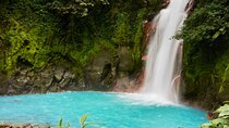 Private Hiking Adventure with Waterfall and Hot Springs