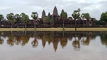 Remork(TUK TUK) with Driver & English Tour Guide For Small Tour