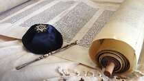 Skip-the-line Jewish Museum and Synagogues Private Tour