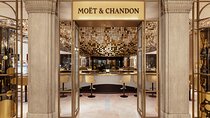 Private Royal Walk and Champagne Moet Chandon at Harrods