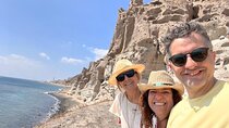 Private Guided Tour around Santorini with Uncrowded Sunset